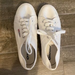 White Superga’s Size 38 (US women’s 7 1/2)